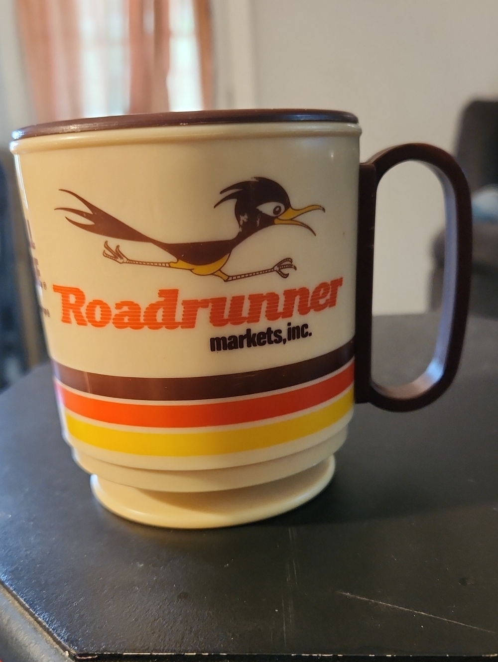 Vintage Road Runner Markets / Maxwell House Travel Mug 70s/80s